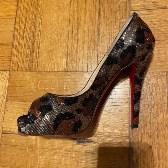 Christian Louboutin leopard sequin pumps - Picture 5 of 5
